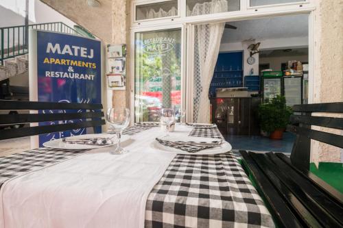 Restaurace v ubytování Apartments Matej