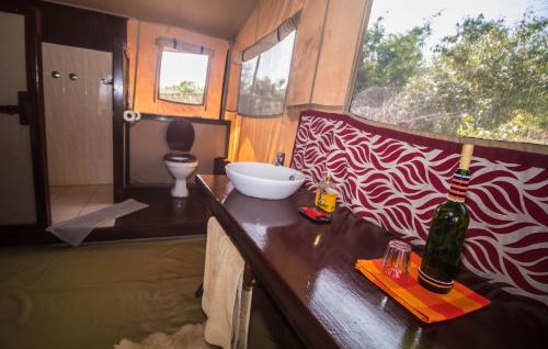 Een badkamer bij Oldarpoi Wageni Camp