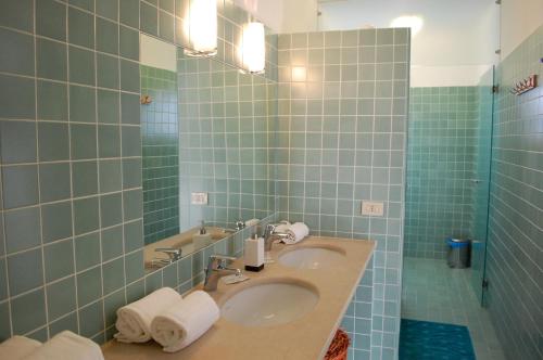 A bathroom at Dorsoduro Venice Apartment