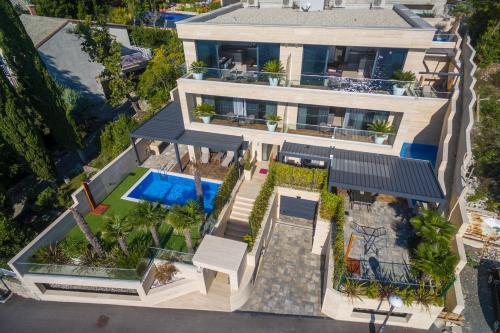 BEACH FRONT VILLA FRAN - DELUXE SEA VIEW SUITE with private jacuzzi # 3