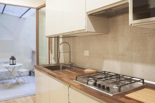 Gilbe One Apartment by Mamo Florence
