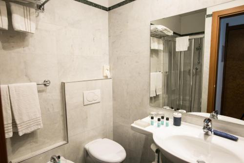 Ένα μπάνιο στο Hotel Arc En Ciel