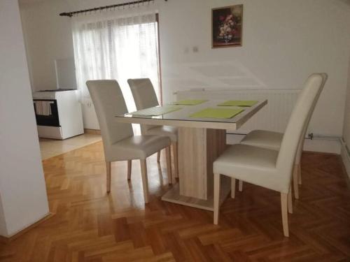 Plantegning af Apartman Nika