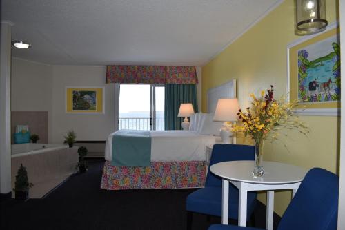 Gallery image of Breakers Resort - Lakeside in Saint Ignace