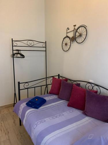 Un pat sau paturi într-o cameră la Apartamento Colón VUT-47-132