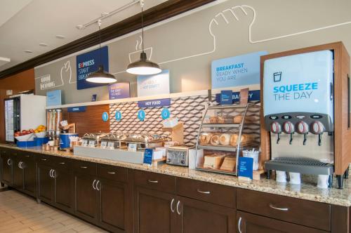Holiday Inn Express & Suites San Antonio Frost Bank Center, an IHG Hotel Image