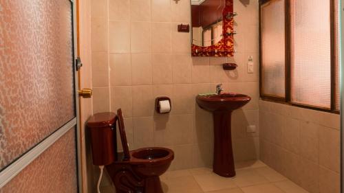 A bathroom at Hostal La Magia de Uyuni