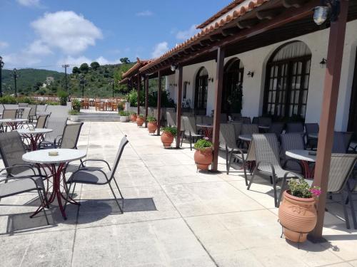 Gallery image of Hotel Paradise in Vassilias