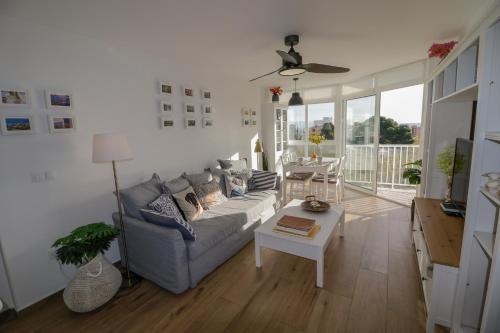 New sunny close to the beach sea views