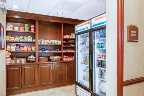 Сертификат, награда, вывеска или другой документ, выставленный в Holiday Inn Express & Suites Bloomington by IHG