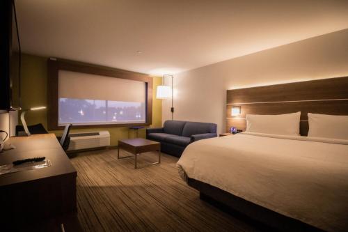 Gallery image of Holiday Inn Express & Suites - Boston South - Randolph, an IHG Hotel in Randolph