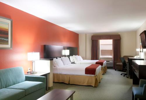 Afbeelding uit fotogalerij van Holiday Inn Express Hotel and Suites Brownsville, an IHG Hotel in Brownsville