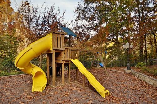Herní místnost nebo prostor pro děti v ubytování Briarstone Lodge Condo 13C