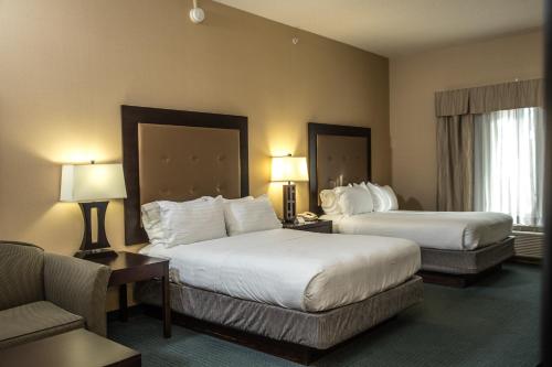 Foto da galeria de Holiday Inn Express Hotel & Suites - Novi, an IHG Hotel em Novi