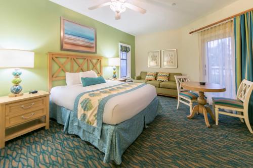 מיטה או מיטות בחדר ב-Holiday Inn Club Vacations South Beach Resort, an IHG Hotel