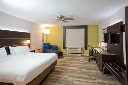 Imagen de la galería de Holiday Inn Express Hotel & Suites Scott-Lafayette West, an IHG Hotel, en Scott