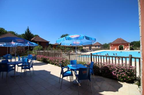 Foto de la galería de "Chezvero46" résidence 3 étoiles avec piscine, wifi et vélos en Prayssac