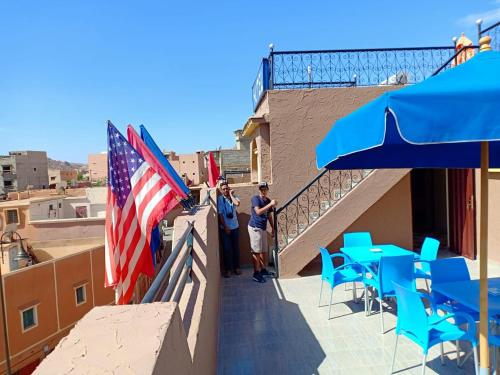 Ein Balkon oder eine Terrasse in der Unterkunft hotel arganier tafraoute