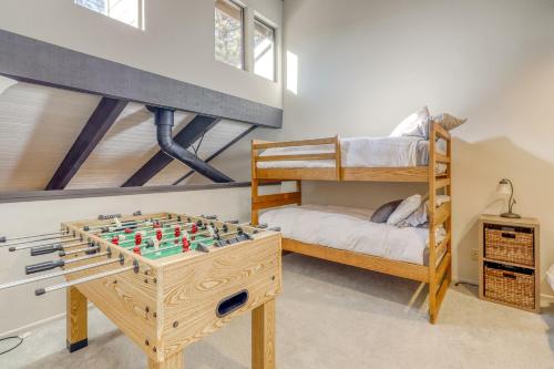 Poschodová posteľ alebo postele v izbe v ubytovaní St. Moritz 13