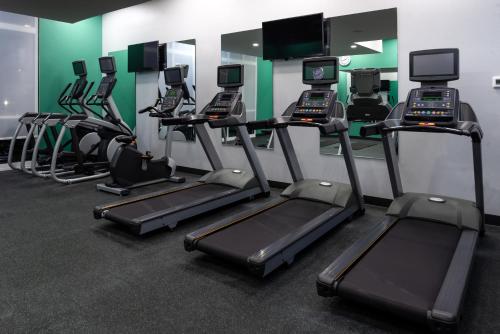 Palestra o centro fitness di Holiday Inn & Suites Orlando - I-Drive - Theme Parks by IHG