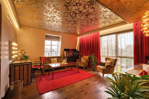 The Megaro Hotel - Kings Cross St Pancras, Londonにあるシーティングエリア