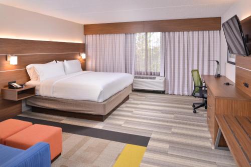 Holiday Inn Express Hotel & Suites Indianapolis Dtn-Conv Ctr, an IHG Hotel Image