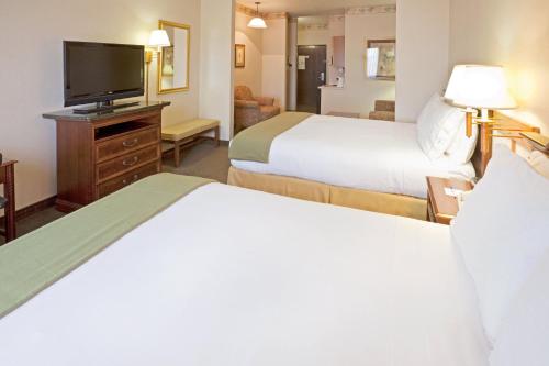 Postel nebo postele na pokoji v ubytování Holiday Inn Express Hotel & Suites Eagle Pass by IHG