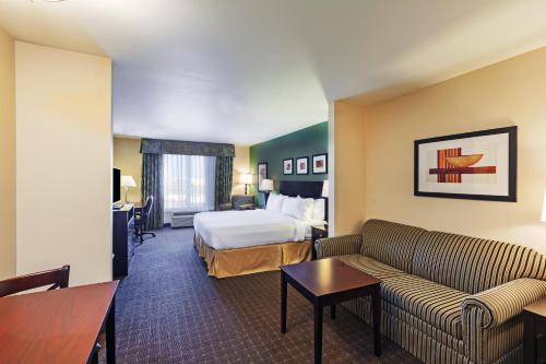 ภาพในคลังภาพของ Holiday Inn Express Hotel & Suites Eagle Pass, an IHG Hotel ในอีเกิสพาส