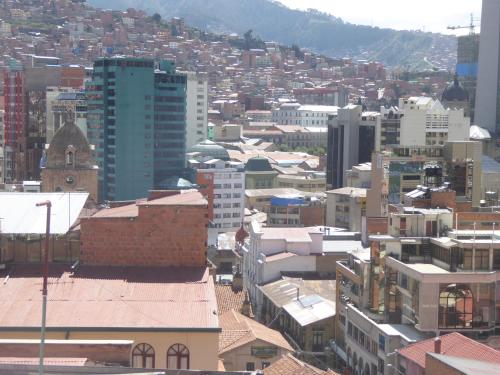 Nespecifikovaný výhled na destinaci La Paz nebo výhled na město při pohledu z hotelu