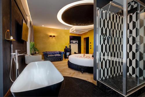 Cama ou camas em um quarto em Dharma Boutique Hotel & SPA