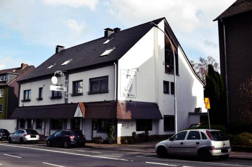 Gallery image of Hotel- Restaurant Kerzan´s in Dortmund