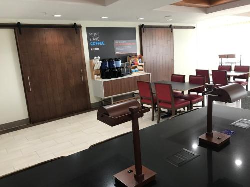 Holiday Inn Express Orlando - South Davenport by IHG photo 70