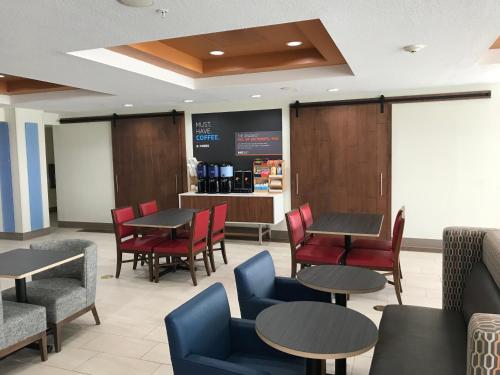 Holiday Inn Express Orlando - South Davenport by IHG photo 55