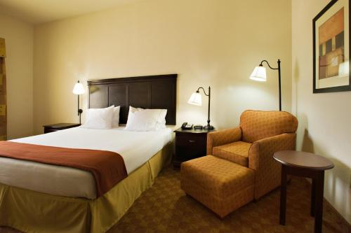 Cama o camas de una habitación en Holiday Inn Express Sweetwater, an IHG Hotel