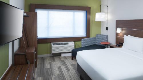 Holiday Inn Express & Suites Orlando At SeaWorld by IHG - With Free Shuttle Service to SeaWorld Parks photo 58
