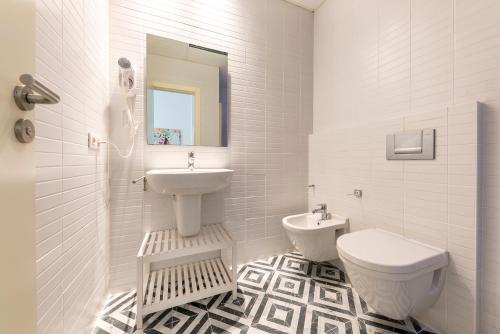 Kylpyhuone majoituspaikassa Apartamentos Alicante Centro by Renthas