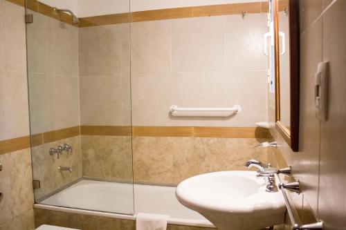 Ένα μπάνιο στο Solares Cumbrecita Hotel & Apart