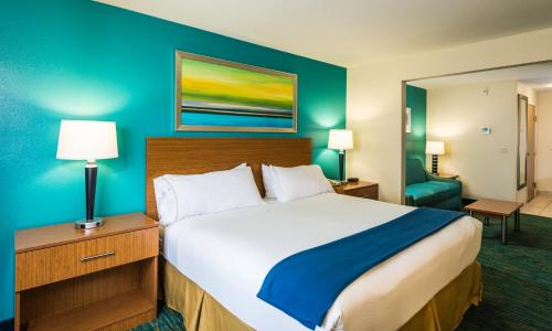 Holiday Inn Express Hotel & Suites Jacksonville-Blount Island, an IHG Hotel Image