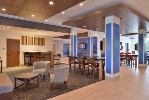 Restaurace v ubytování Holiday Inn Express & Suites Omaha Airport by IHG