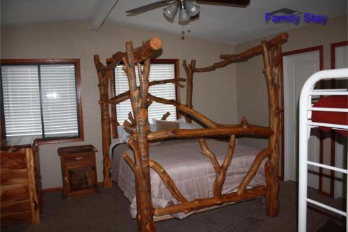 Lumbermen's Village – Photos 3