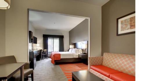 Istumisnurk majutusasutuses Holiday Inn Express Hotel & Suites Meridian, an IHG Hotel