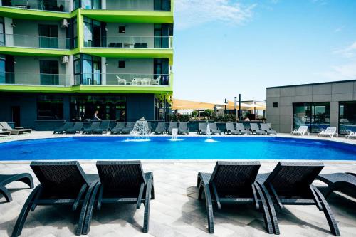 Apartament Adrian-Beach Resort tesisinde veya buraya yakın yüzme havuzu