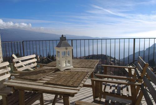 Φωτογραφία από το άλμπουμ του BnB Borgo le Vigne - La Vendemmia Only Adults σε Tignale