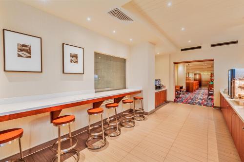 Holiday Inn Express Hotel & Suites Fisherman's Wharf, an IHG Hotel Image