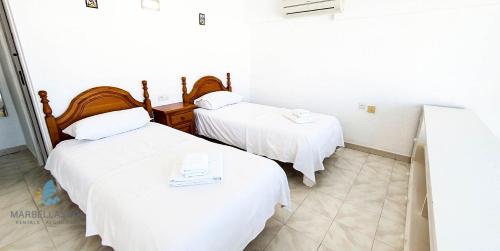 Skol 701. One Bedroom Duplex with Exceptional Sea Views. photo 2
