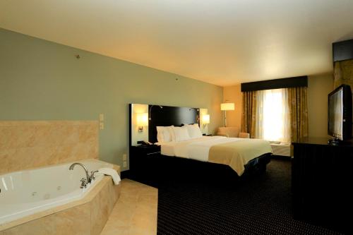 Imagen de la galería de Holiday Inn Express & Suites Marion Northeast, an IHG Hotel, en Marion