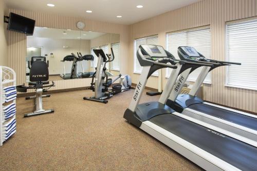 Palestra o centro fitness di Holiday Inn Express Hotel & Suites Marion by IHG