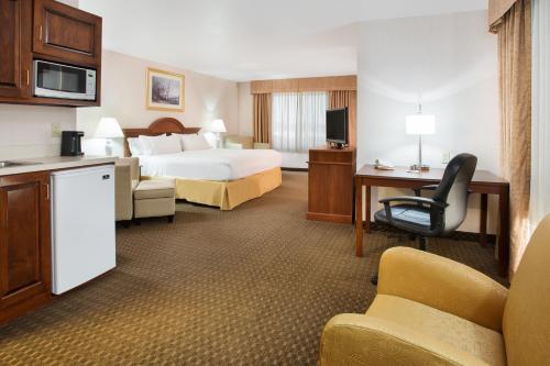 Imagen de la galería de Holiday Inn Express Hotel & Suites Marion, an IHG Hotel, en Marion