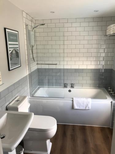 A bathroom at Rockstone Cottage
