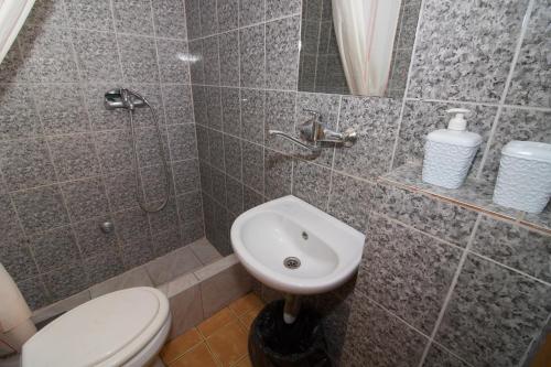 Bilik mandi di Apartmani Guma Mostar